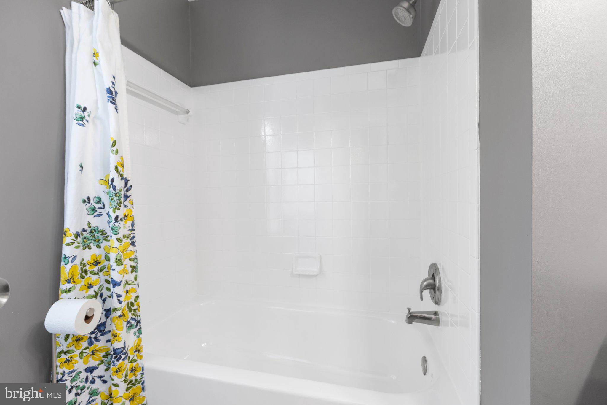 409 Crossing Road Fredericksburg, VA 22406 - Photo 20 of 43 Private bath in bedroom #2