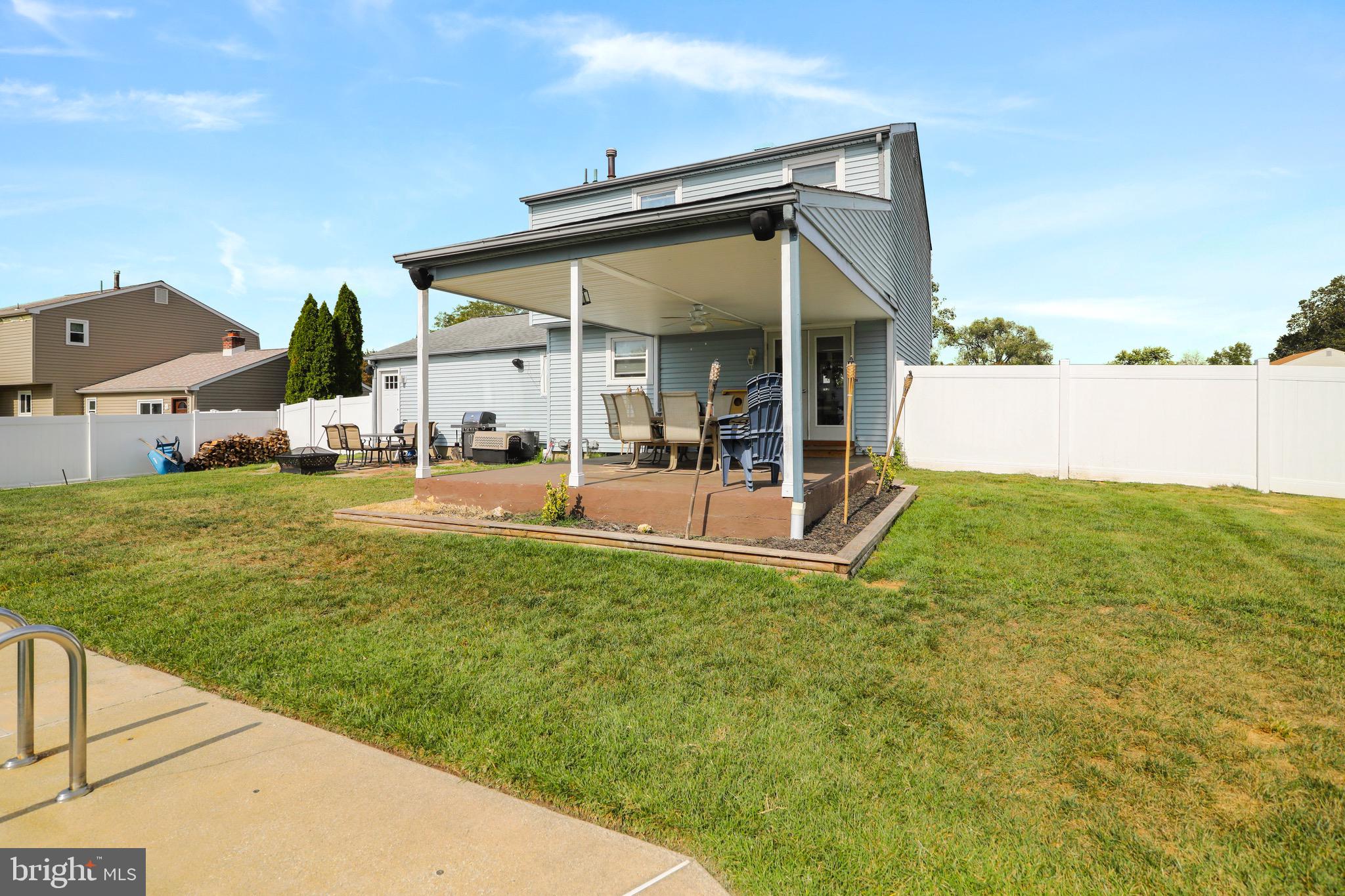 19 Ticonderoga Road Clementon, NJ 08021 - Photo 4 of 31 patio overhang