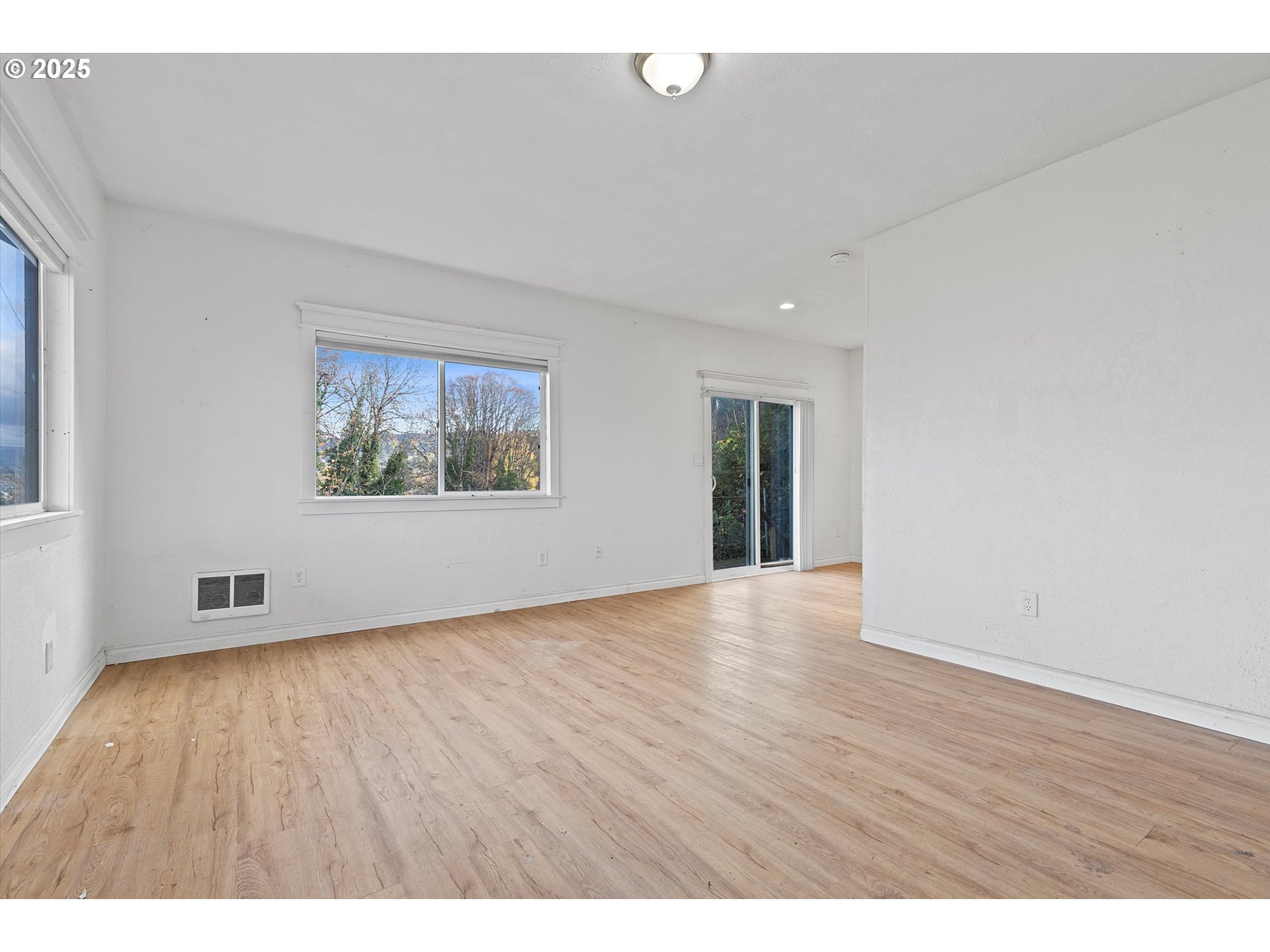 808 West A Street Rainier, OR 97048 - Photo 6 of 41