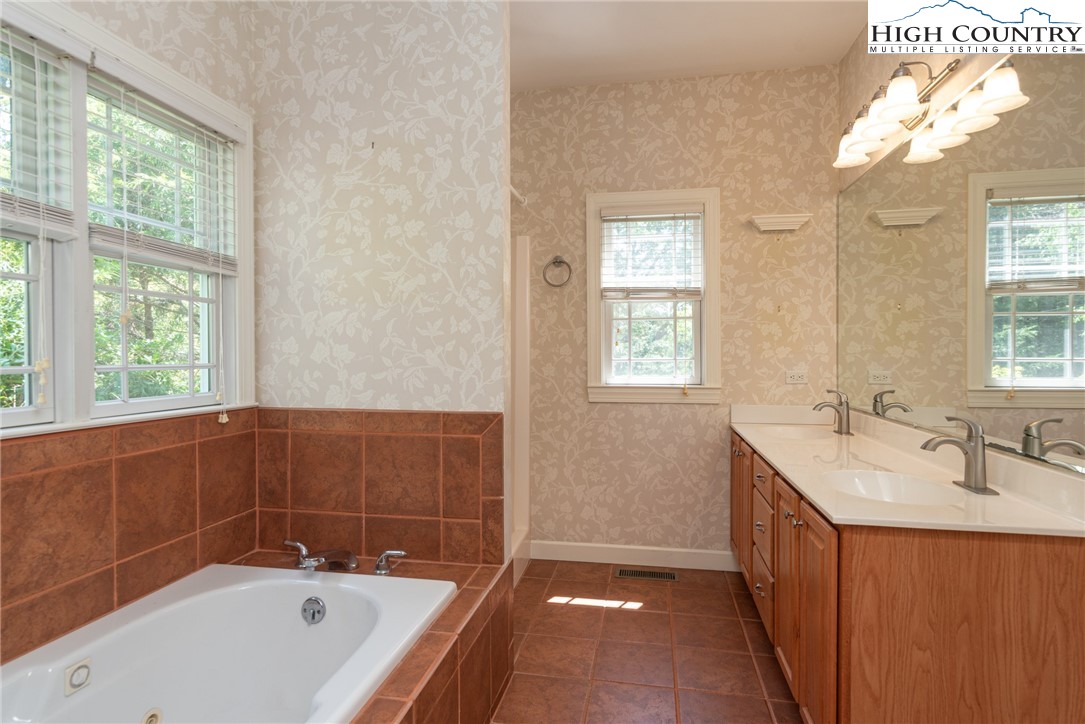 124 Meadow View Road Glade Valley, NC 28627 - Photo 9 of 26 Gallery Image 9
