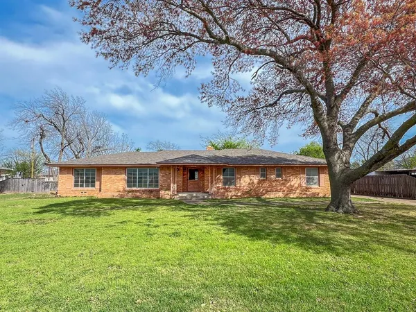 $189,900 | 812 South Ash Street, Archer City, TX 76351