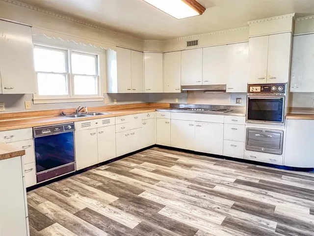 $224,500 | 812 South Ash Street, Archer City, TX 76351