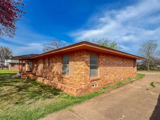 $224,500 | 812 South Ash Street, Archer City, TX 76351