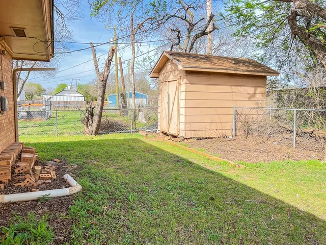 $224,500 | 812 South Ash Street, Archer City, TX 76351