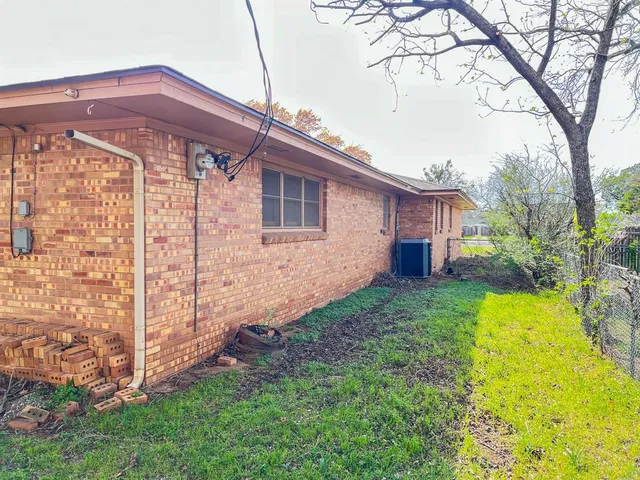 $224,500 | 812 South Ash Street, Archer City, TX 76351