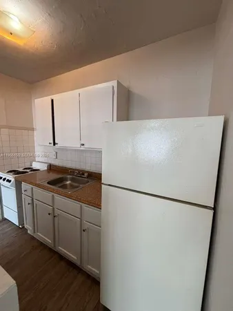 $1,400 | 301 Sharar Avenue, Unit 4, Opa-Locka, FL 33054