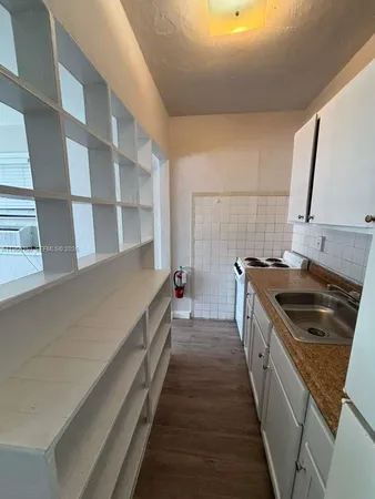 $1,400 | 301 Sharar Avenue, Unit 4, Opa-Locka, FL 33054