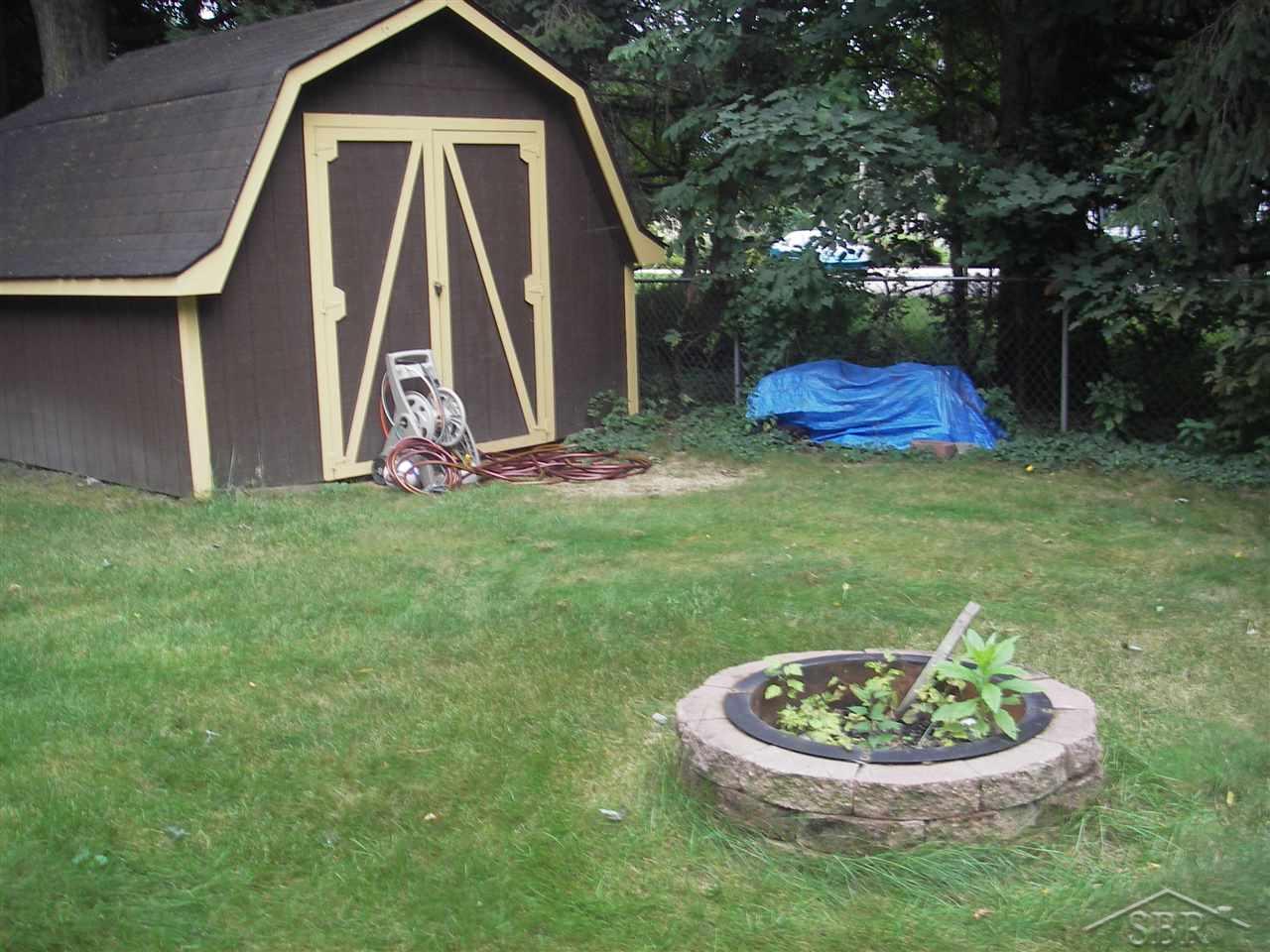 1565 Hemmeter Road Saginaw, MI 48638 - Photo 26 of 42 31286120-25.JPG