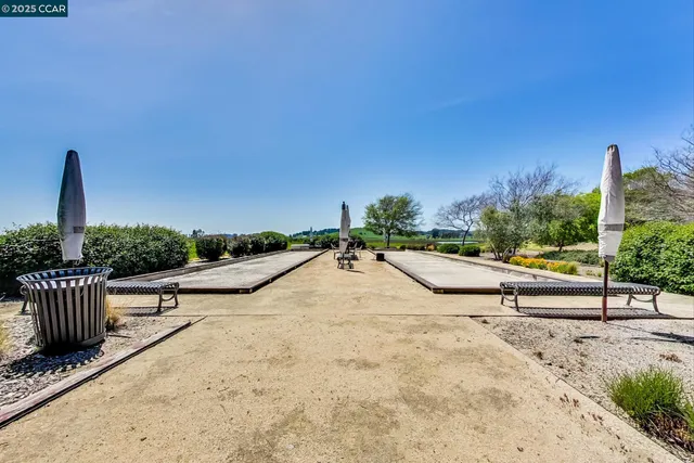 $1,175,000 | 19 South Newport Drive, Napa, CA 94559