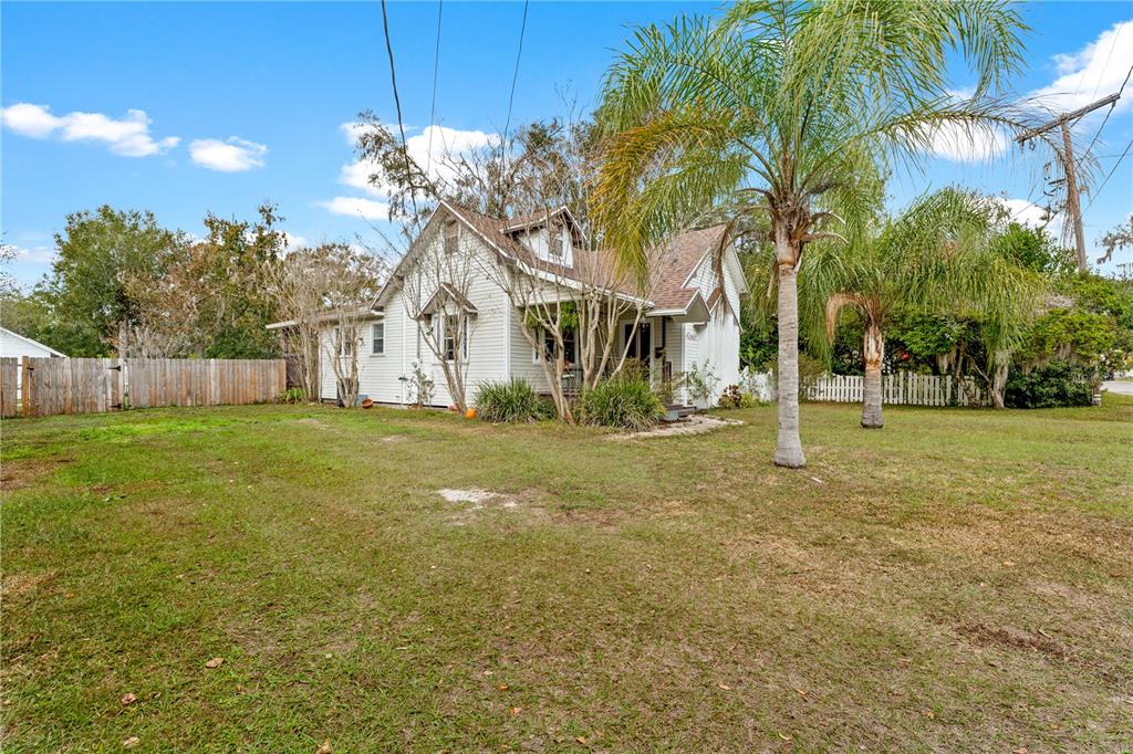 13627 13th Street Dade City, FL 33525 - Photo 12 of 54