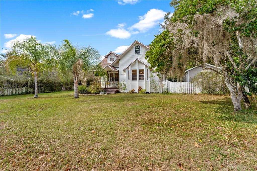 13627 13th Street Dade City, FL 33525 - Photo 9 of 54