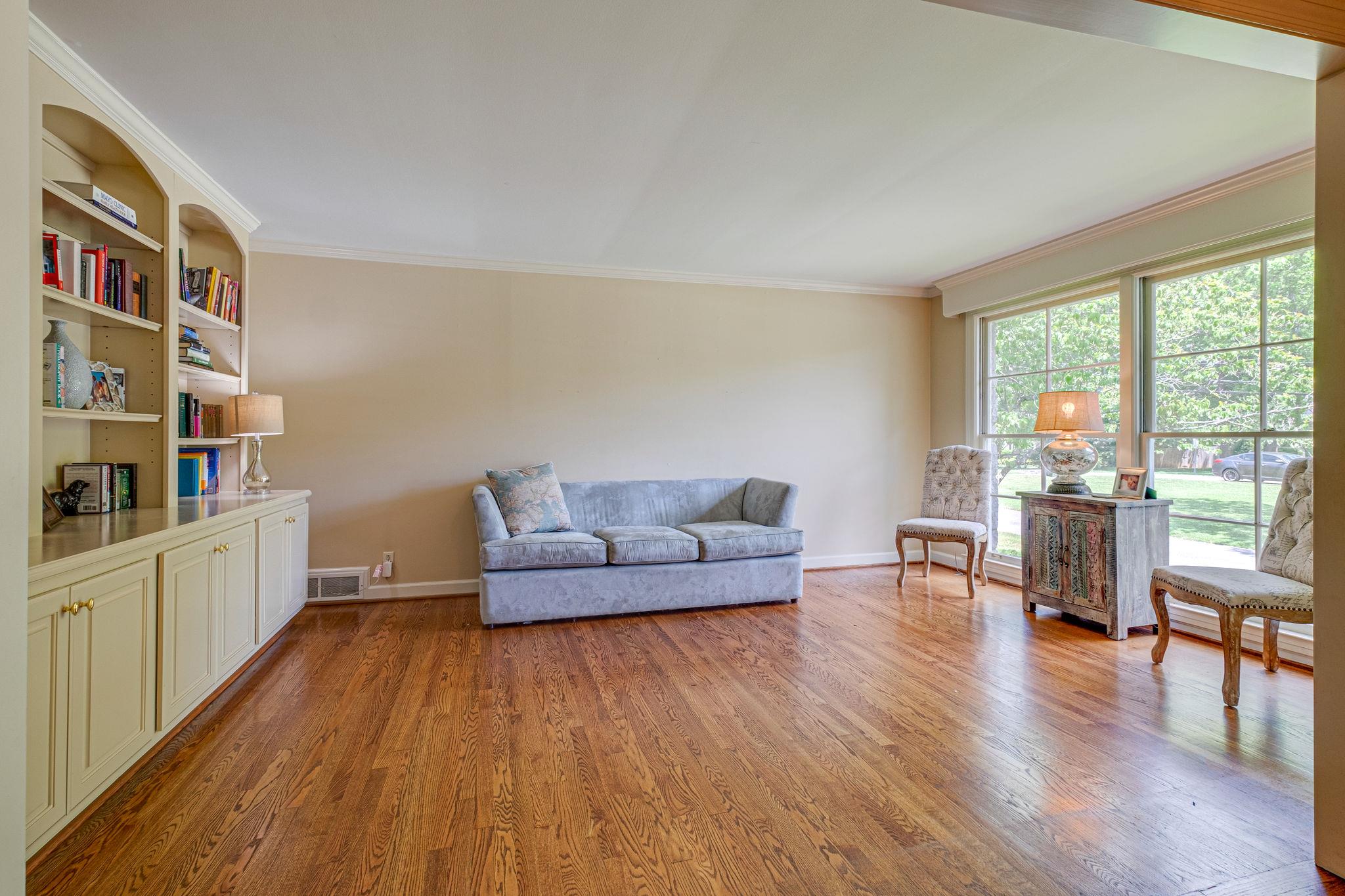 129 Cheek Road Nashville, TN 37205 - Photo 5 of 30 a living room with furniture and a wooden floor