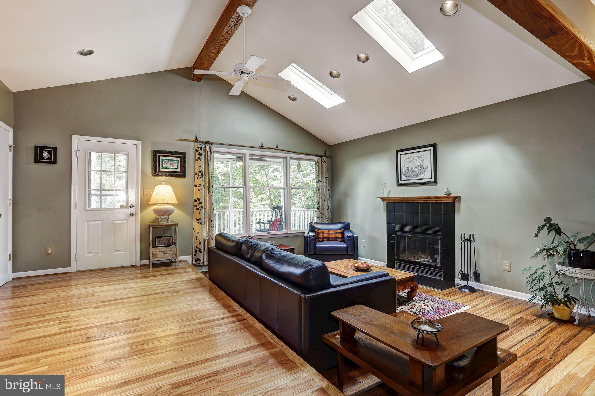 4020 Decatur Avenue Kensington, MD 20895 - Photo 11 of 36 Family Room | Skylights
