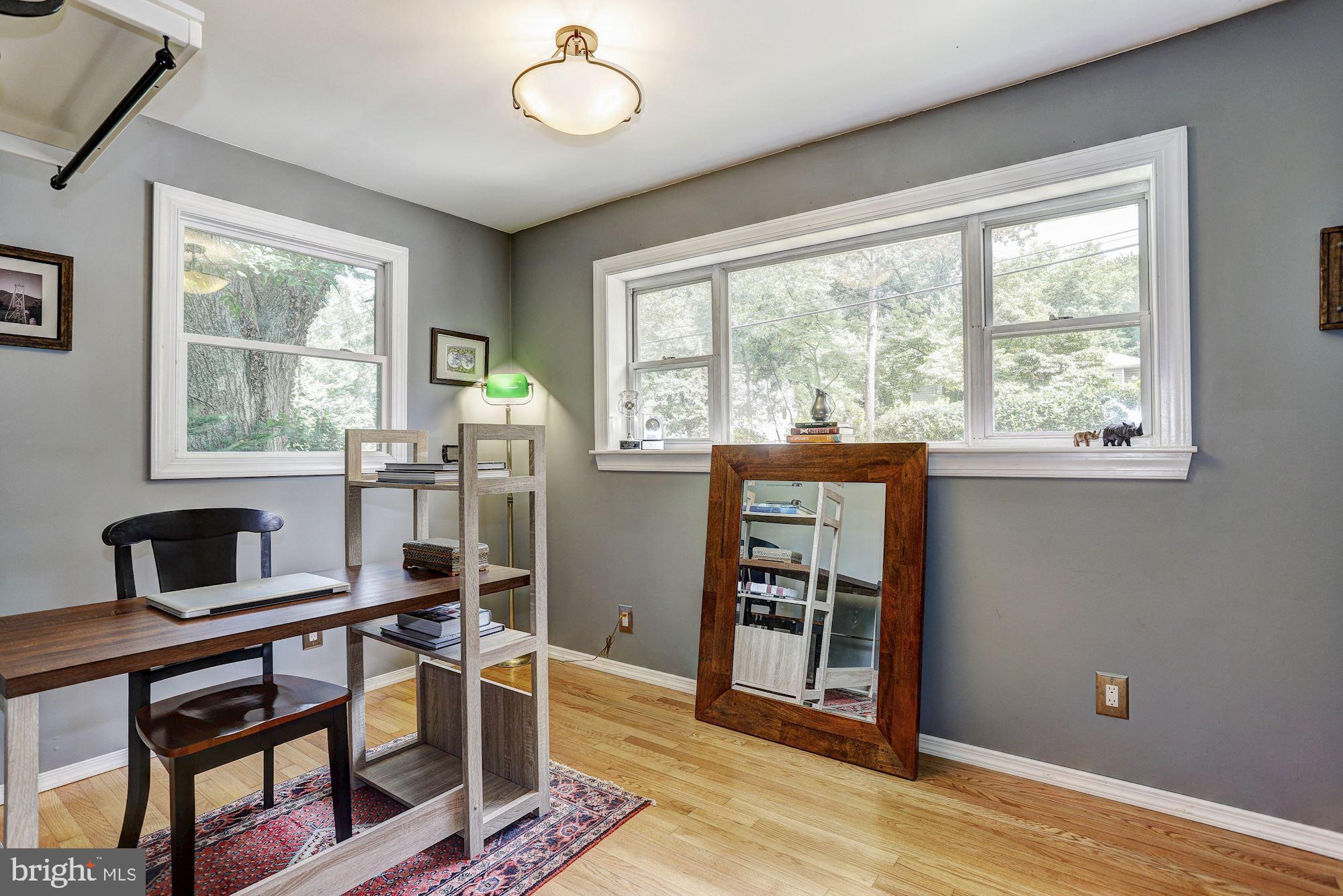 4020 Decatur Avenue Kensington, MD 20895 - Photo 4 of 36 Den | Study