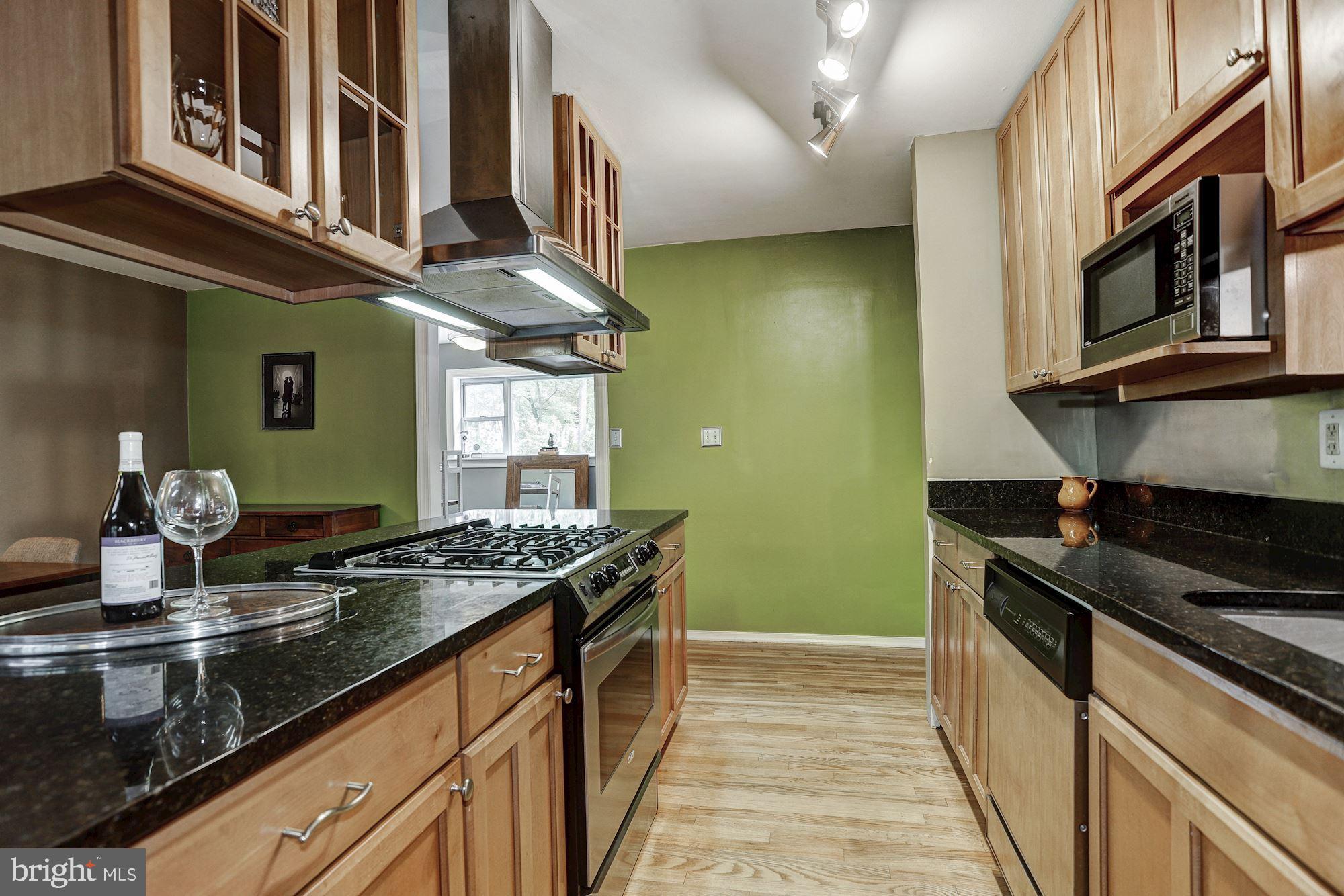 4020 Decatur Avenue Kensington, MD 20895 - Photo 7 of 36 Stainless Steel Appliances