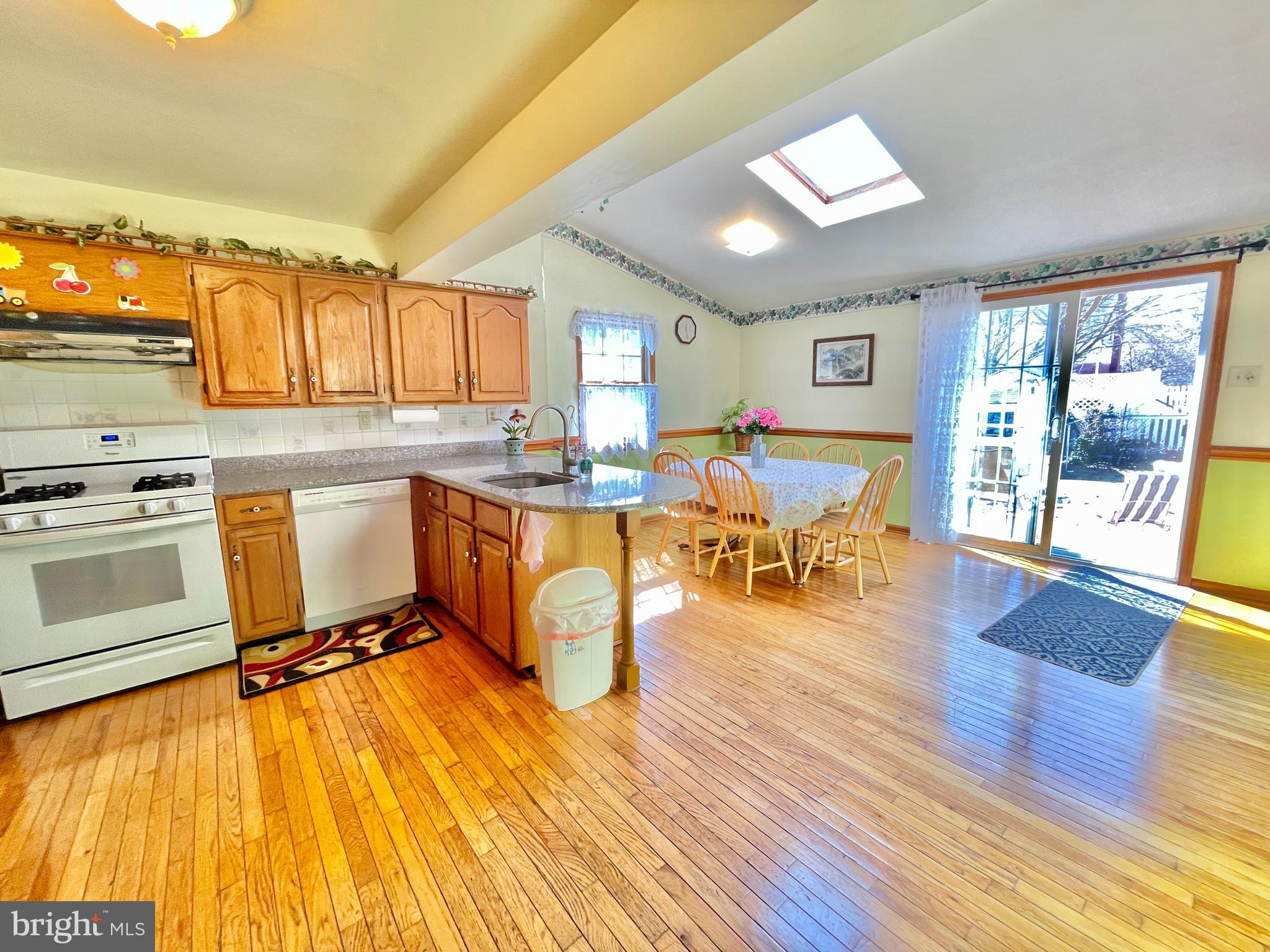 108 Earlington Road Havertown, PA 19083 - Photo 12 of 40