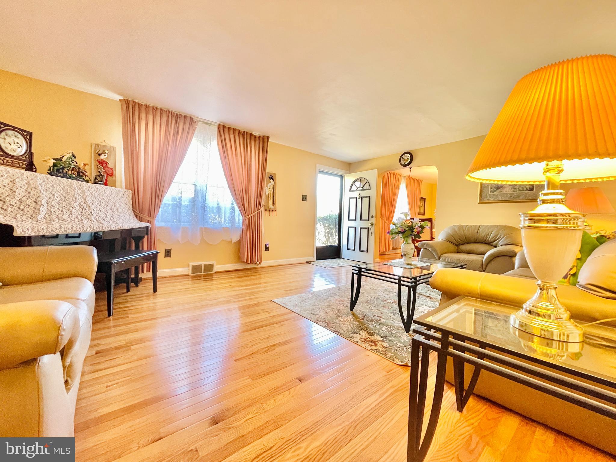 108 Earlington Road Havertown, PA 19083 - Photo 4 of 40