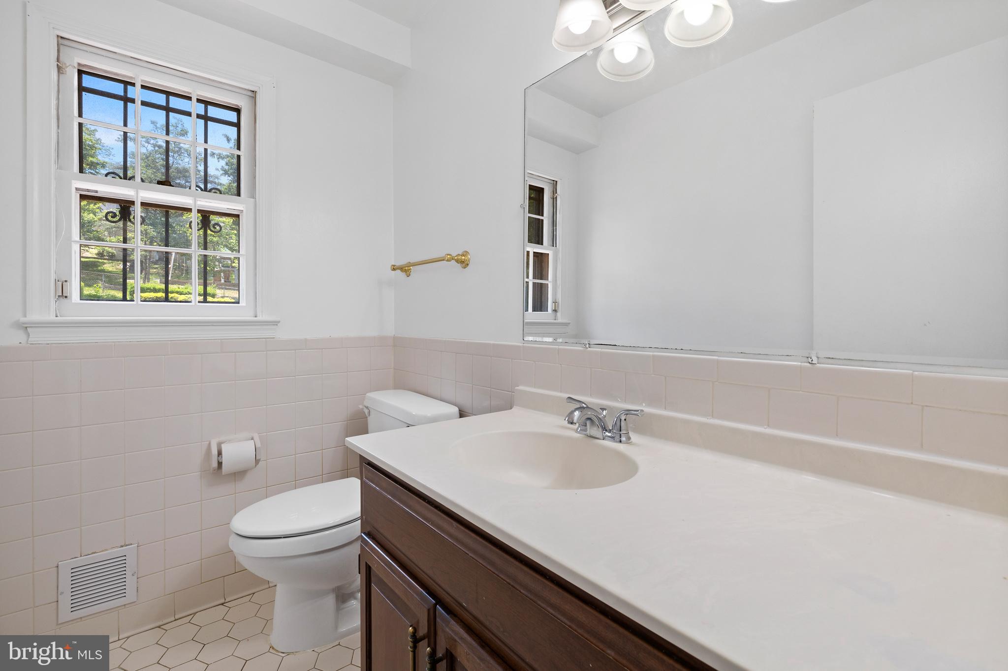 10114 Chickadee Lane Adelphi, MD 20783 - Photo 15 of 40