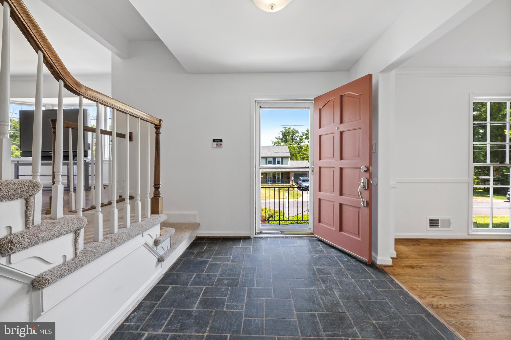 10114 Chickadee Lane Adelphi, MD 20783 - Photo 3 of 40