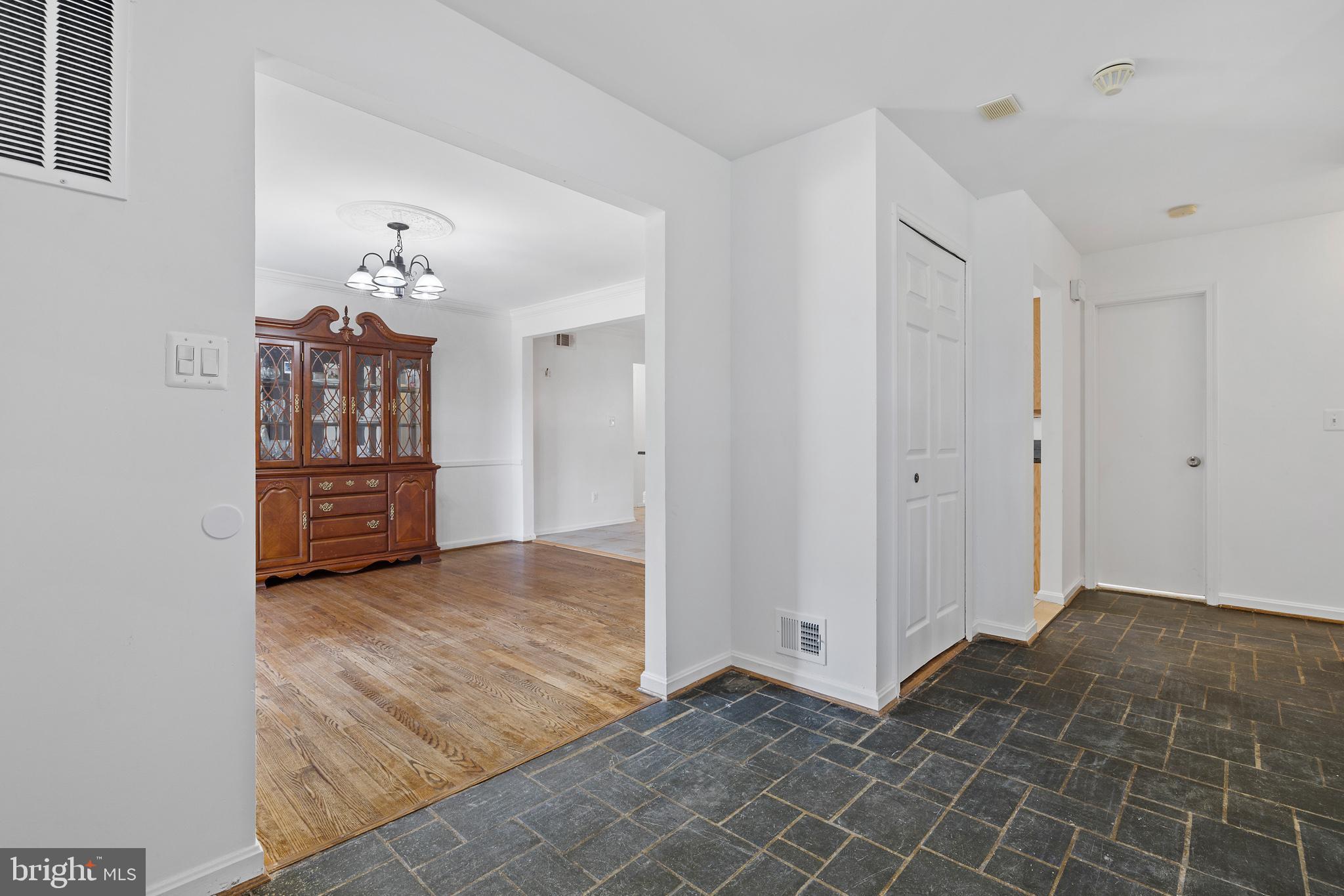 10114 Chickadee Lane Adelphi, MD 20783 - Photo 4 of 40