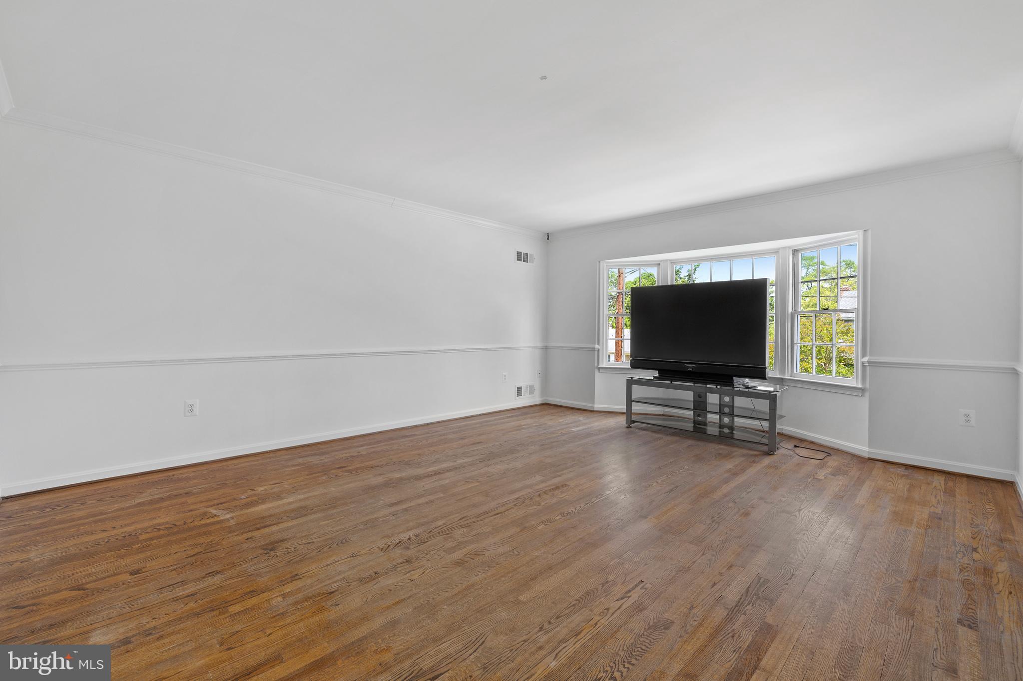 10114 Chickadee Lane Adelphi, MD 20783 - Photo 6 of 40