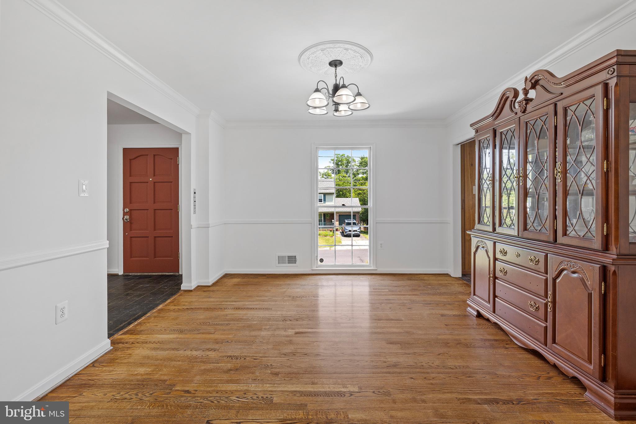 10114 Chickadee Lane Adelphi, MD 20783 - Photo 9 of 40