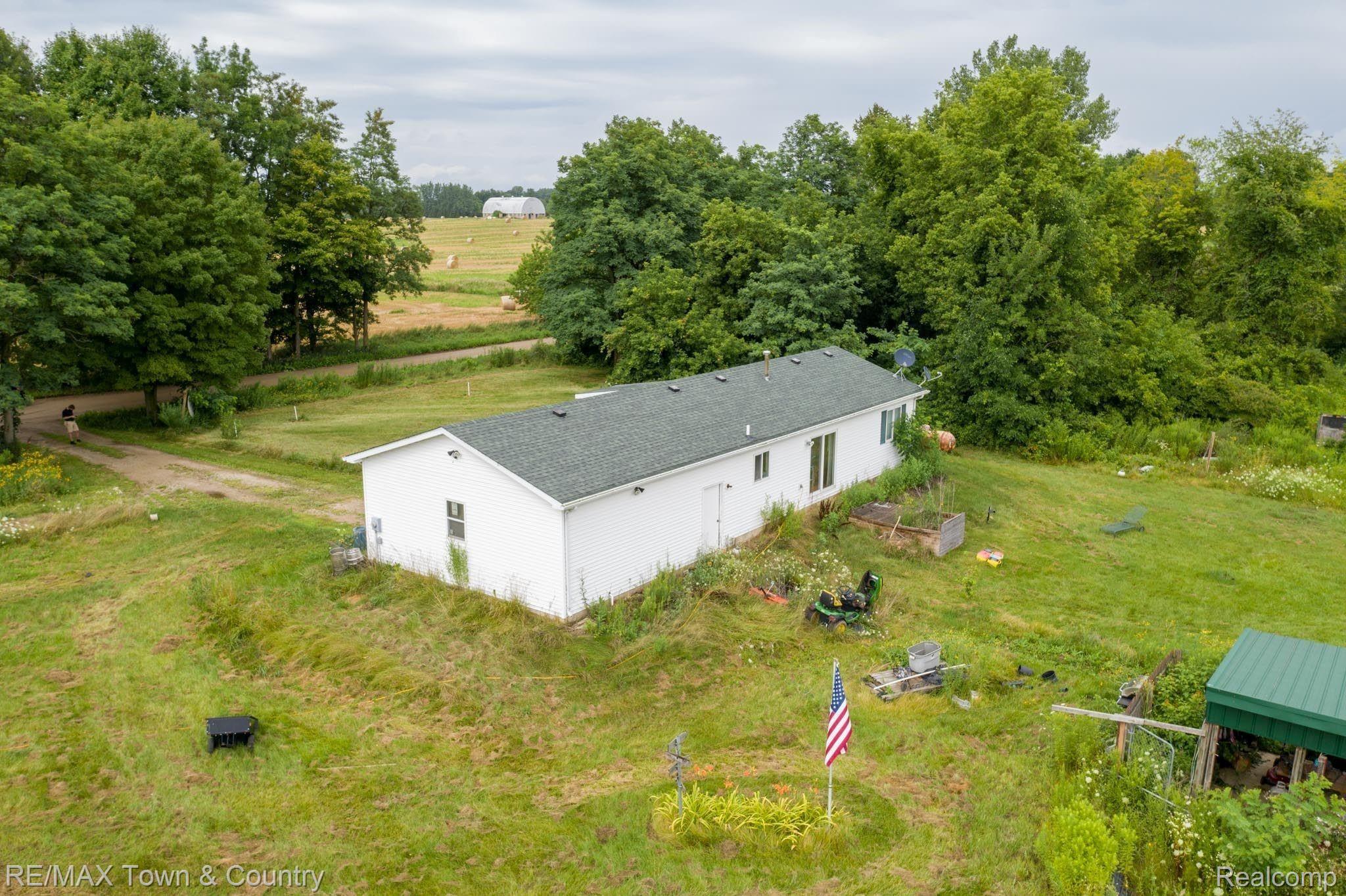 137 West Murphy Lake Road Mayville, MI 48744 - Photo 51 of 56 fIK5V3CJmi0TiyDxcBS9@size_1mcjf2.jpg