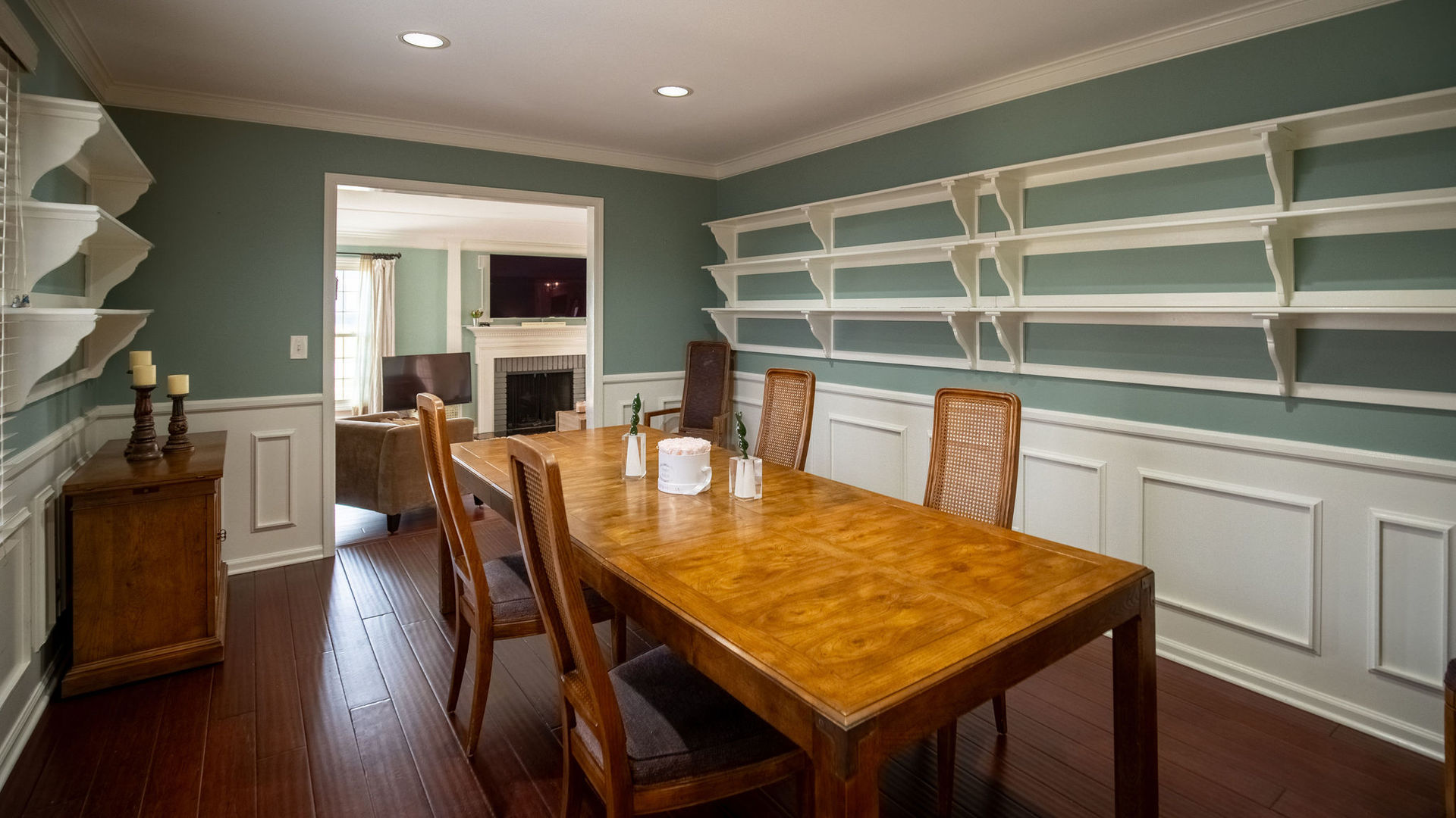 1800 Clover Road Northbrook, IL 60062 - Photo 13 of 71 a view of a dining room with furniture and wooden floor