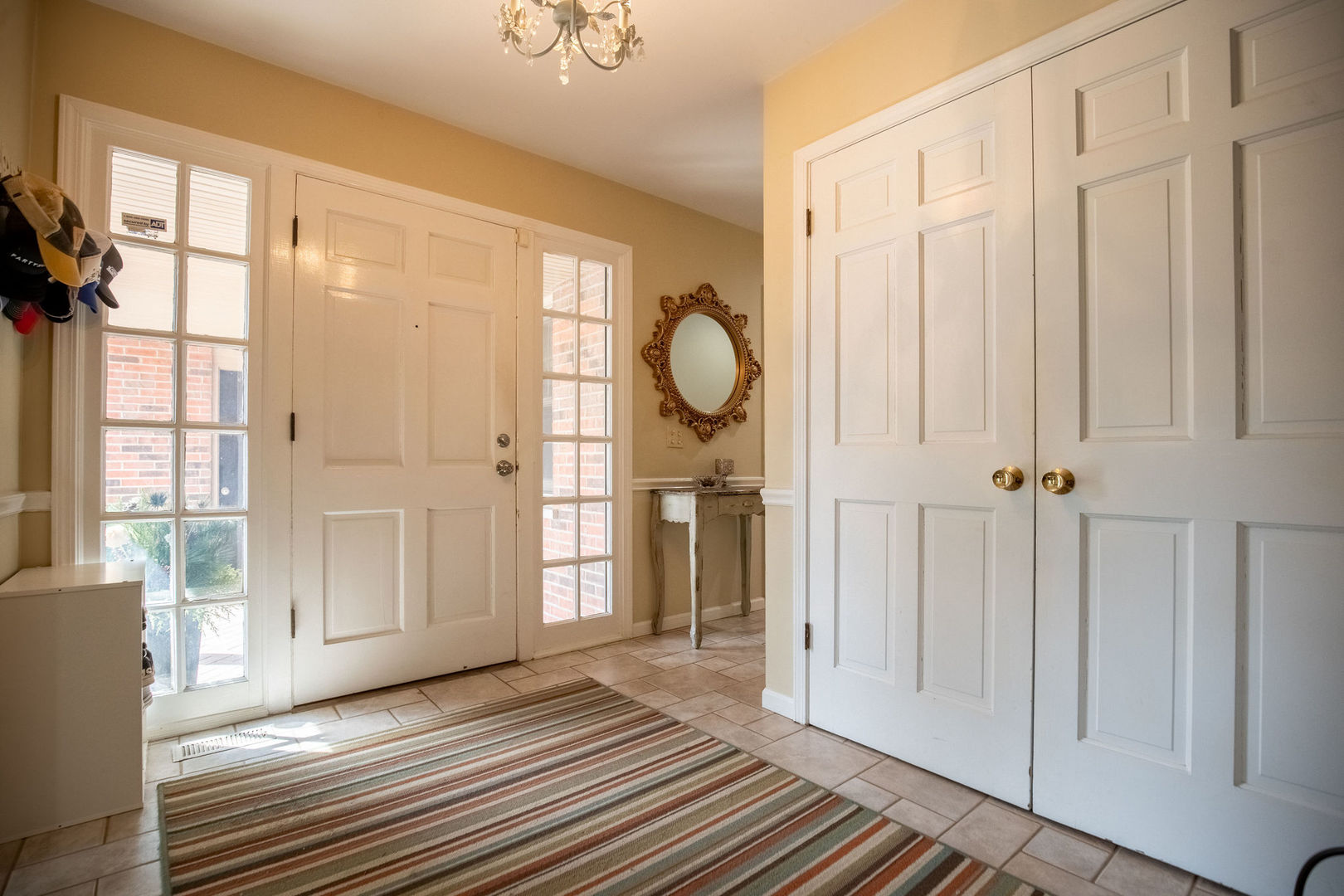 1800 Clover Road Northbrook, IL 60062 - Photo 6 of 71 a view of a room with wooden floor and windows