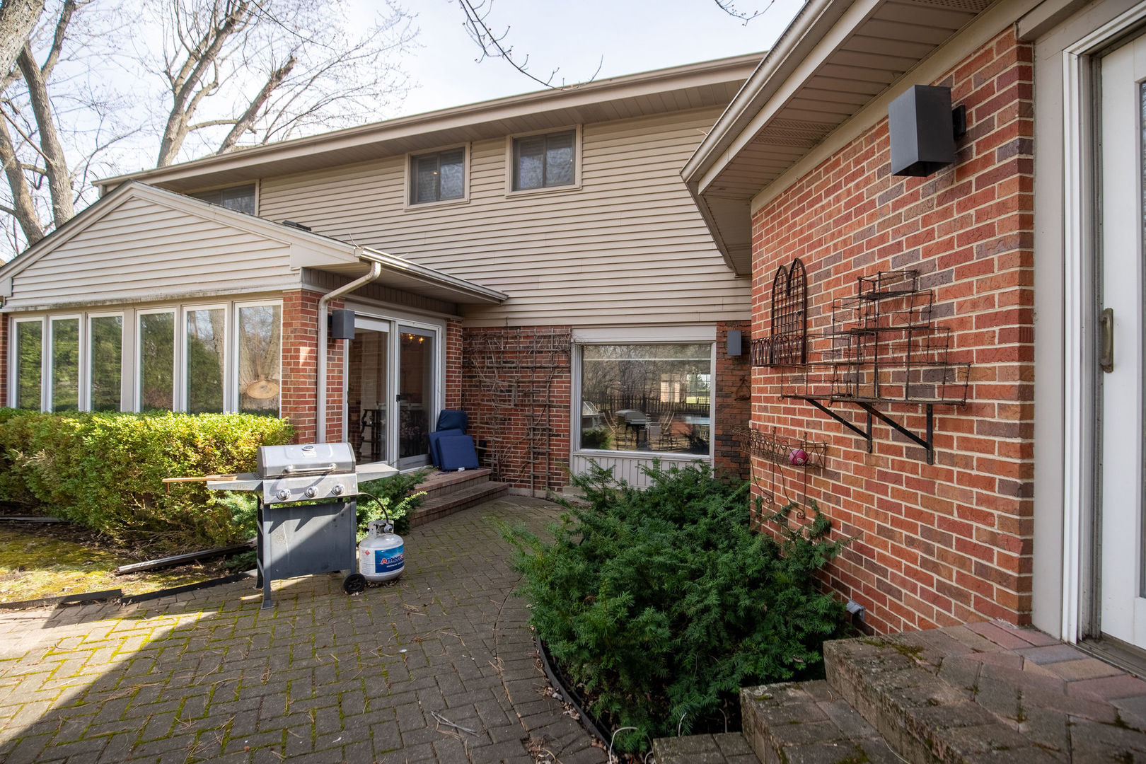 1800 Clover Road Northbrook, IL 60062 - Photo 62 of 71 a view of a house with patio
