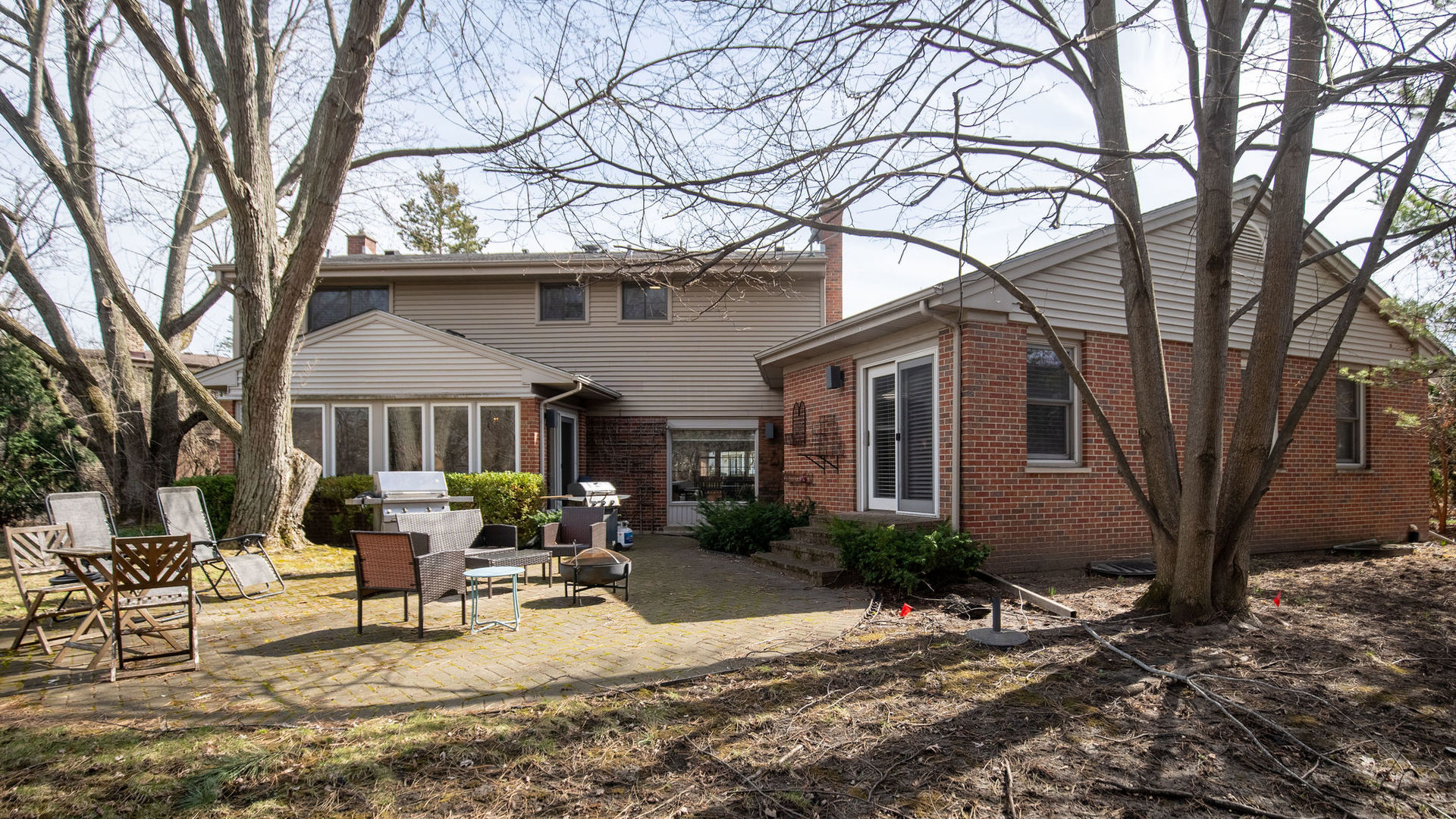 1800 Clover Road Northbrook, IL 60062 - Photo 63 of 71 a view of a house with backyard and sitting area