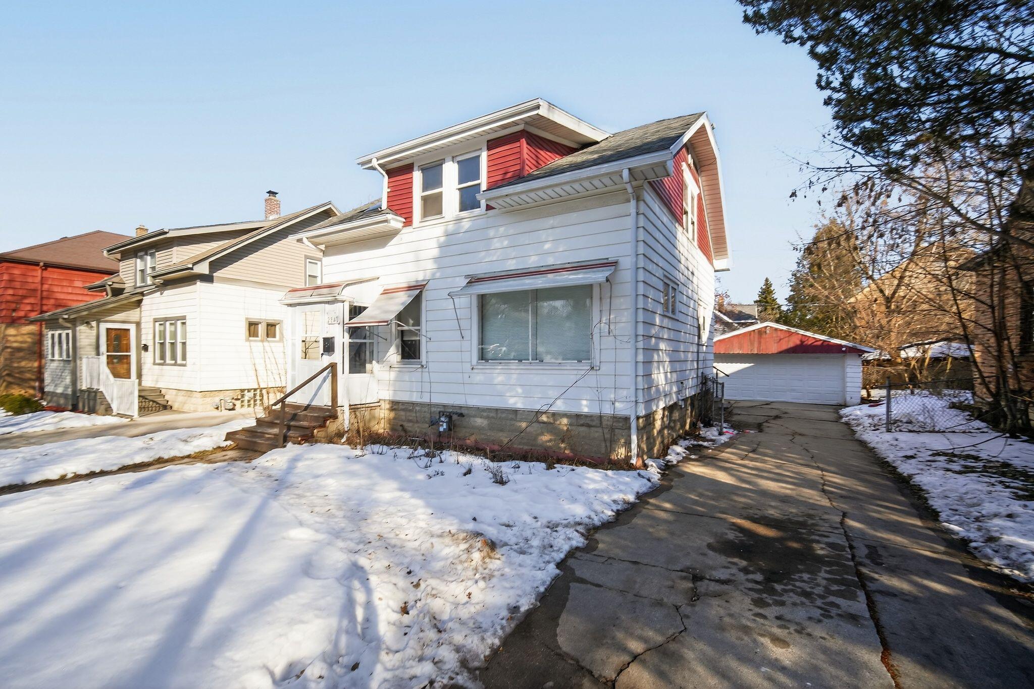 2840 North 58th Street Milwaukee, WI 53210 - Photo 1 of 36 05_2840_N_58th_St_Milwaukee_WI_53210-Ext