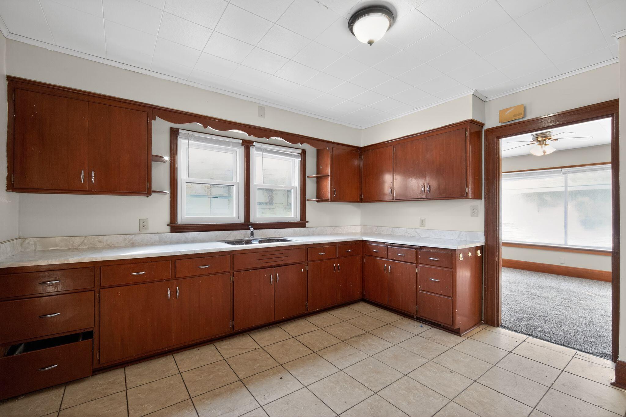 2840 North 58th Street Milwaukee, WI 53210 - Photo 13 of 36 17_2840_N_58th_St_Milwaukee_WI_53210-Kit