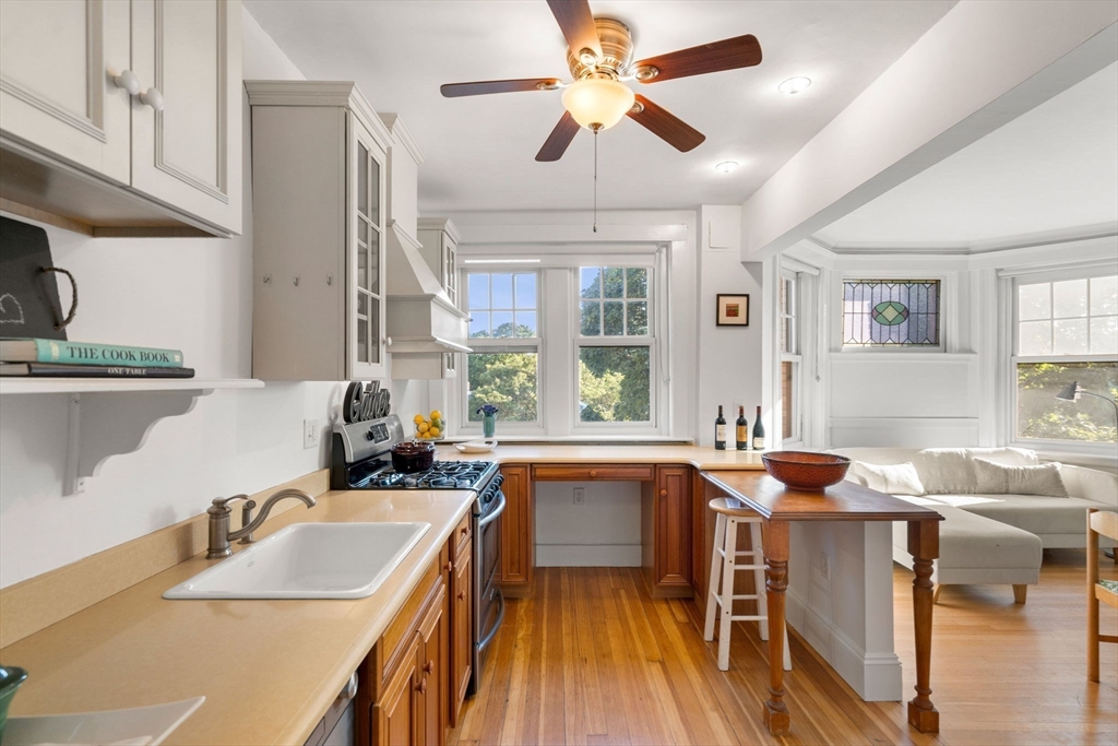 7 Newport Road, Unit 7 Cambridge, MA 02140 - Photo 3 of 15 Gallery Image 3