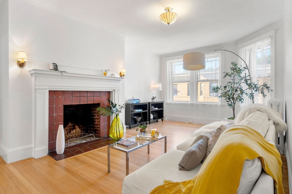 7 Newport Road, Unit 7 Cambridge, MA 02140 - Photo 6 of 15 Gallery Image 6