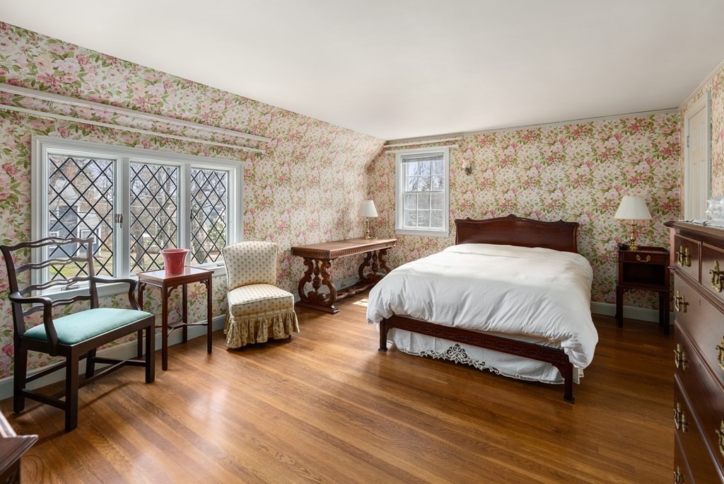 9 Standish Road Wellesley, MA 02481 - Photo 11 of 19