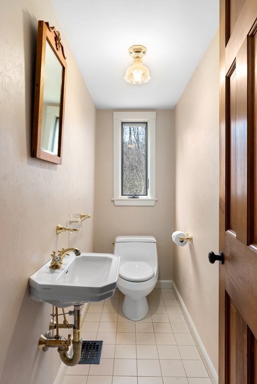 9 Standish Road Wellesley, MA 02481 - Photo 16 of 19