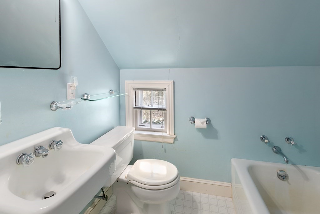 9 Standish Road Wellesley, MA 02481 - Photo 17 of 19