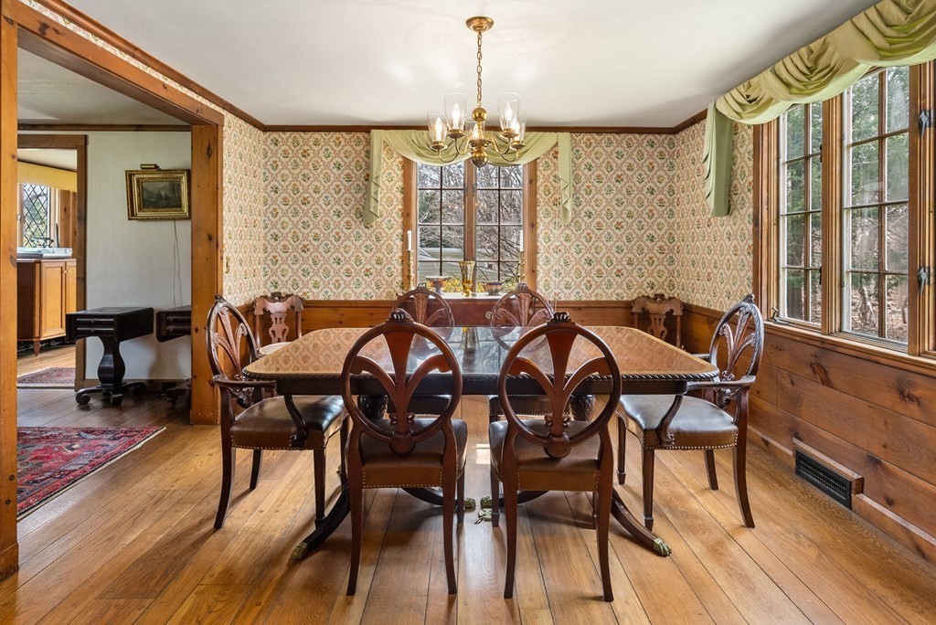 9 Standish Road Wellesley, MA 02481 - Photo 7 of 19
