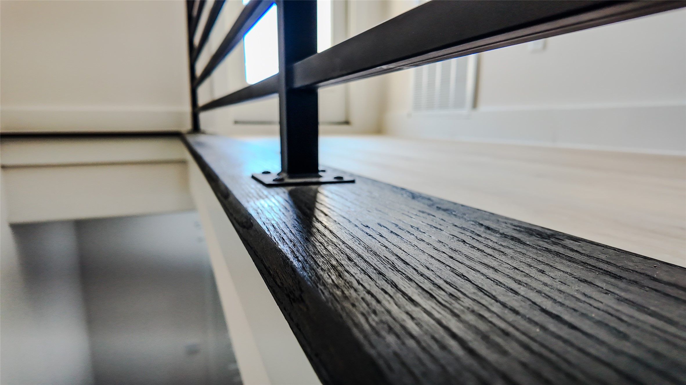 819 North Loop Houston, TX 77022 - Photo 41 of 50 3rd floor Hallway