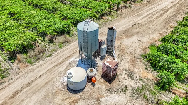 $1,520,000 | 1 Davis, Laton, CA 93242