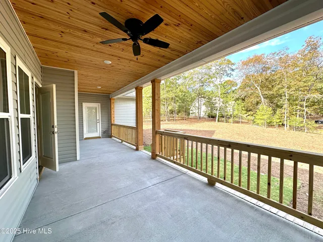 $580,000 | 101 Yorkshire Court, Seven Lakes, NC 27376