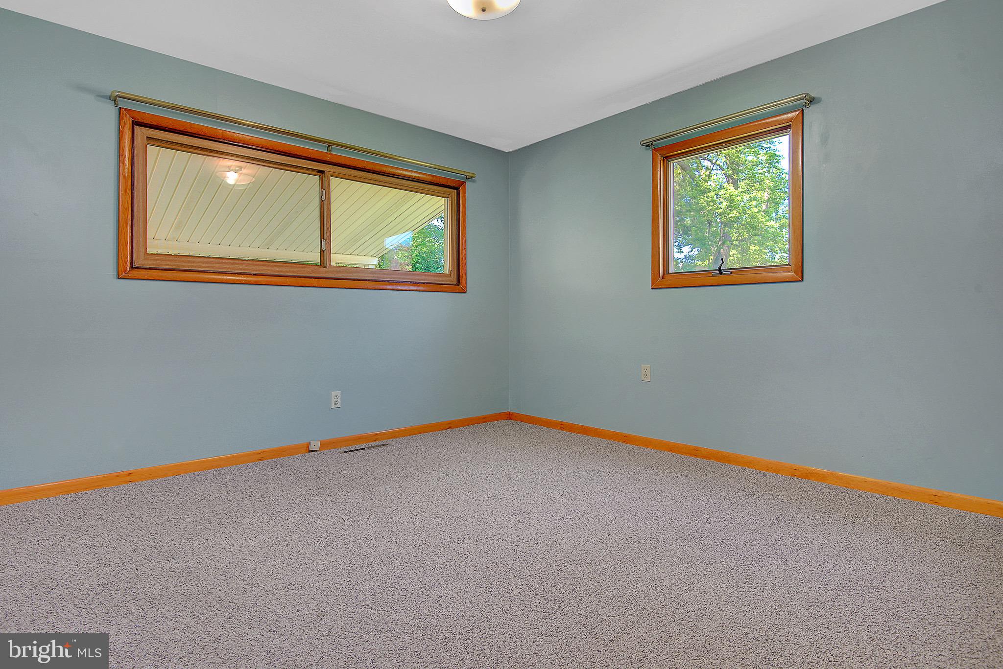 1410 Riegle Road Harrisburg, PA 17112 - Photo 13 of 25 Master bedroom