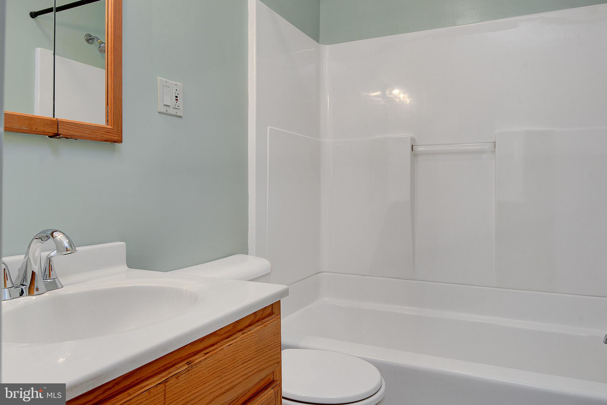 1410 Riegle Road Harrisburg, PA 17112 - Photo 15 of 25 Bath