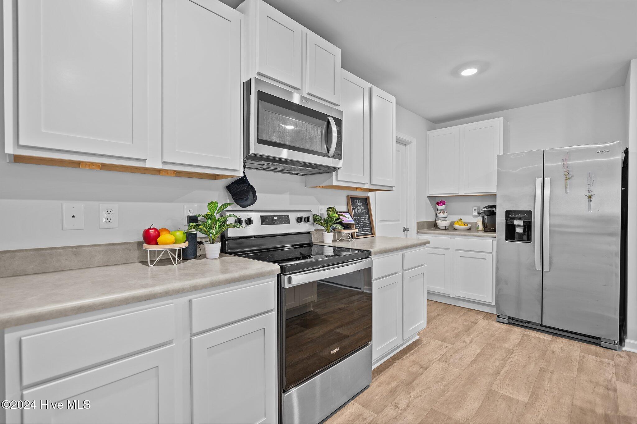 402 Folkstone Road, Unit LOT 71 Holly Ridge, NC 28445 - Photo 5 of 39 Kitchen