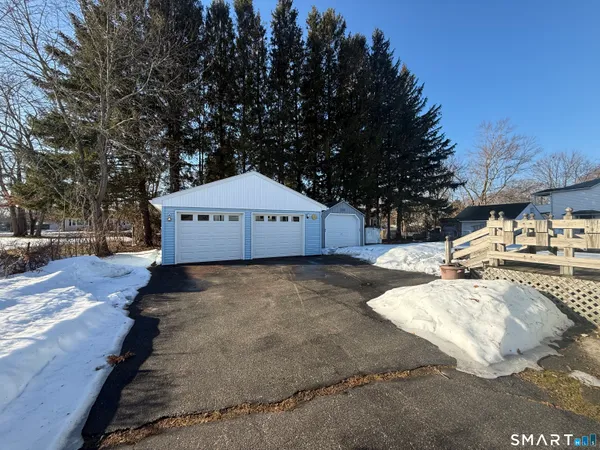 a view of a back yard of the house