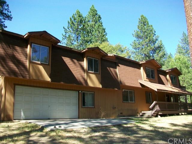 a view of outdoor space yard and garage