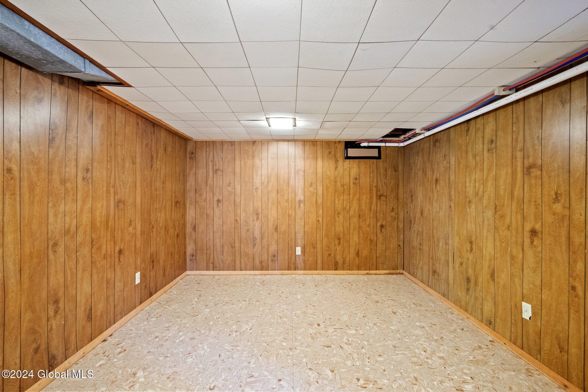 28 Wellington Road Bethlehem, NY 12054 - Photo 36 of 50 35-web-or-mls-28-wellington-rd