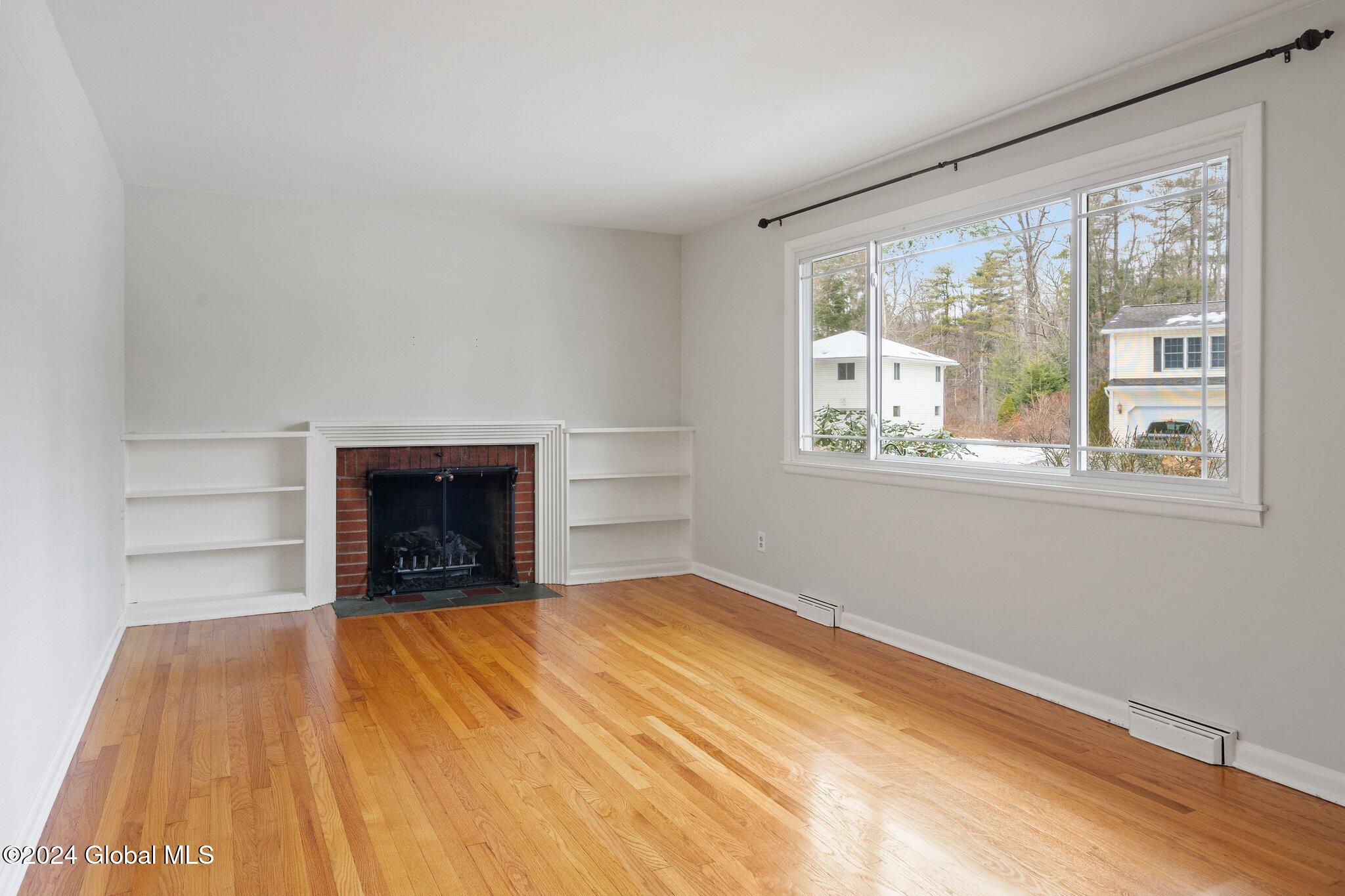 28 Wellington Road Bethlehem, NY 12054 - Photo 4 of 50 4-web-or-mls-28-wellington-rd