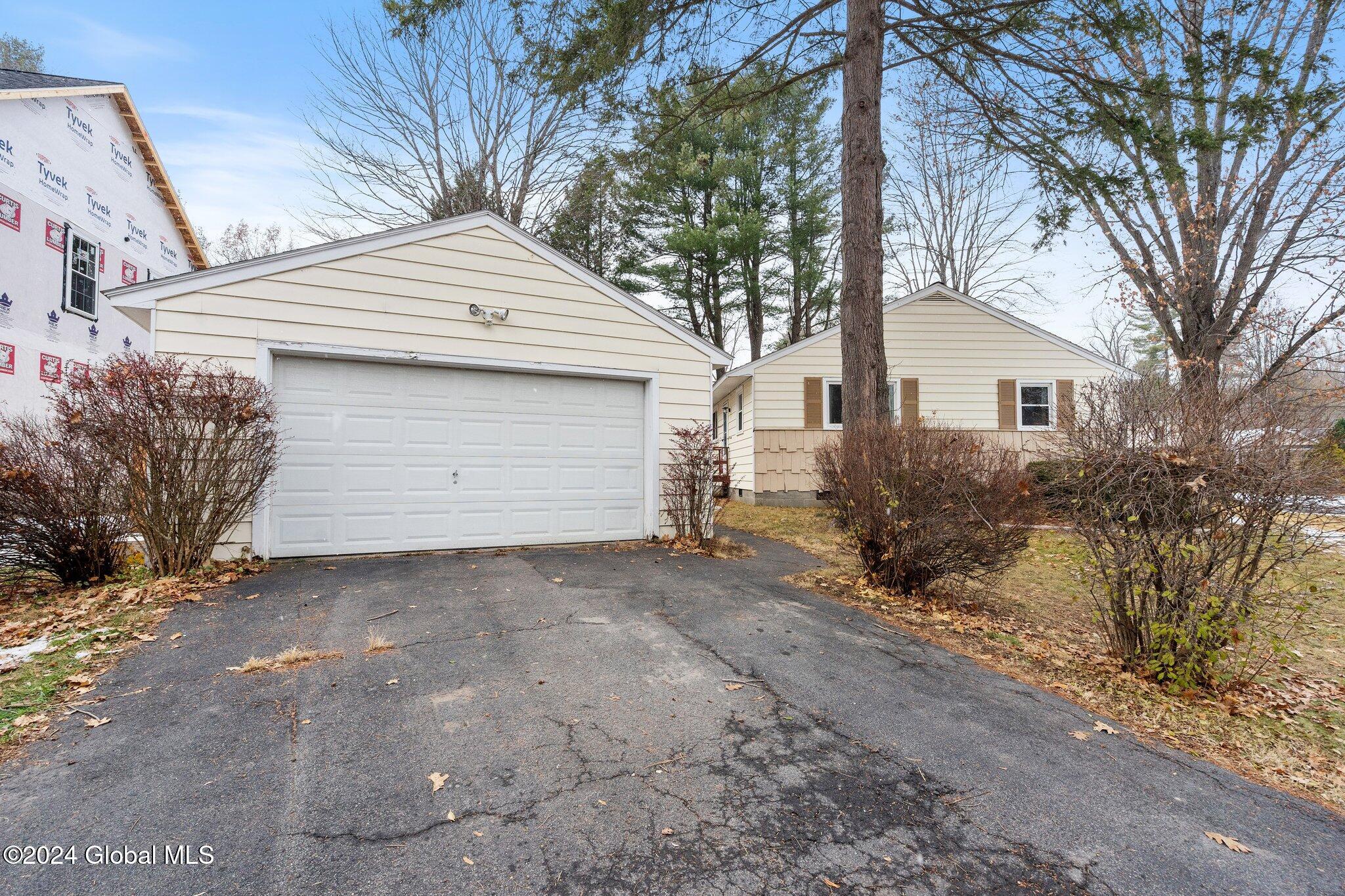 28 Wellington Road Bethlehem, NY 12054 - Photo 45 of 50 49-web-or-mls-28-wellington-rd